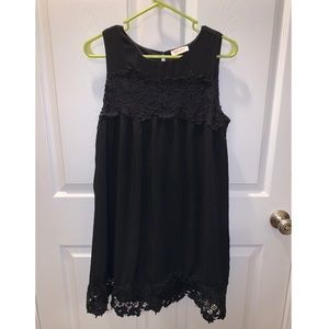 Black Sleeveless Dress With Lace Detailing